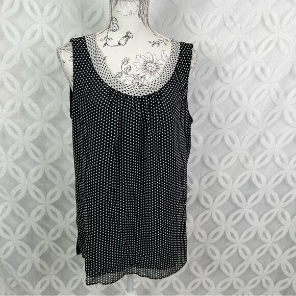 St. John Black Silk Sleeveless Polka Dot Top Blouse Size 6 - Picture 4 of 7